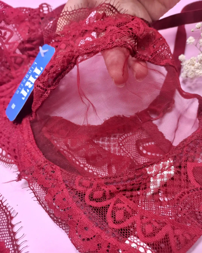 ست سوتين و شورت زنانه تورگاز شیشهای زرشكي تيريتي